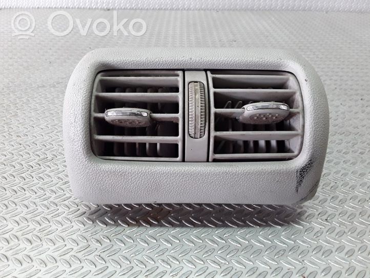 Mercedes-Benz C W203 Grille d'aération arrière A2038300454