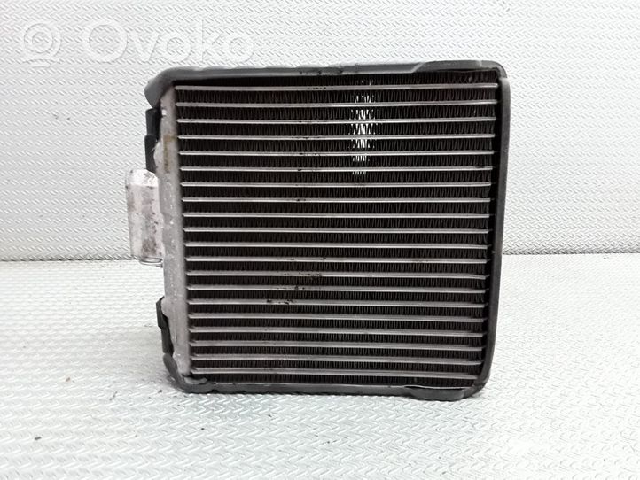 Nissan Almera N16 Oro kondicionieriaus radiatorius (salone) 