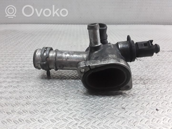 Audi A4 S4 B5 8D Carcasa del termostato 038121133A