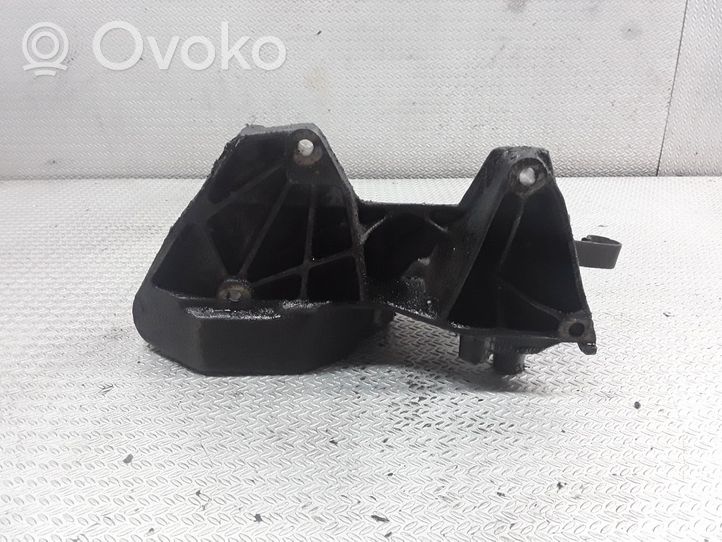 Opel Vectra B A/C compressor mount bracket 90528680