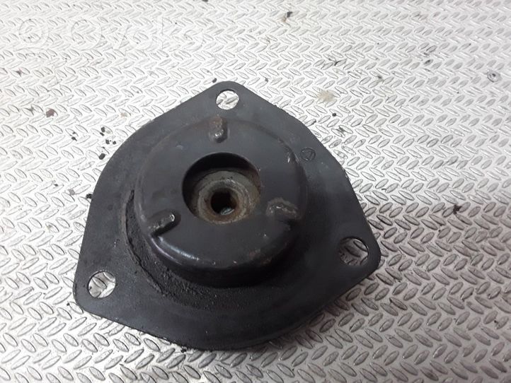 Nissan Primera Support de jambe de force supérieur avant 