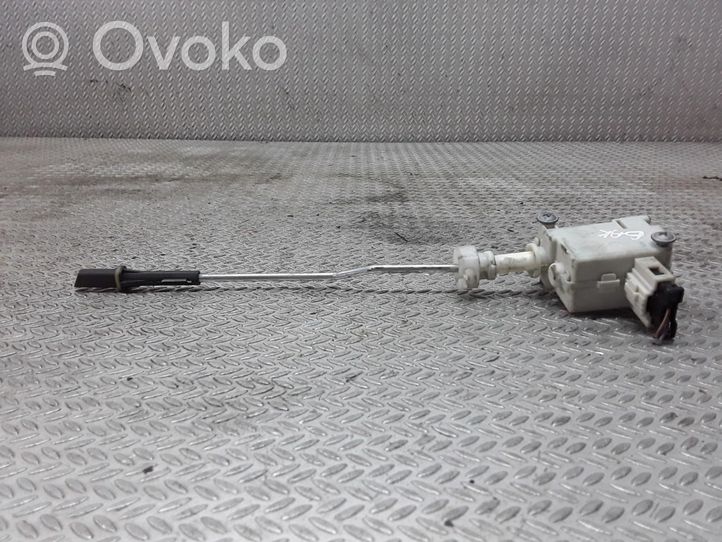 Volkswagen Golf V Serratura del tappo del serbatoio del carburante 1K6810773