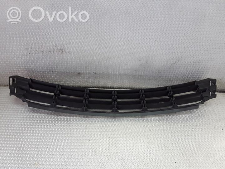 Ford Mondeo Mk III Grille inférieure de pare-chocs avant 3S7117B968