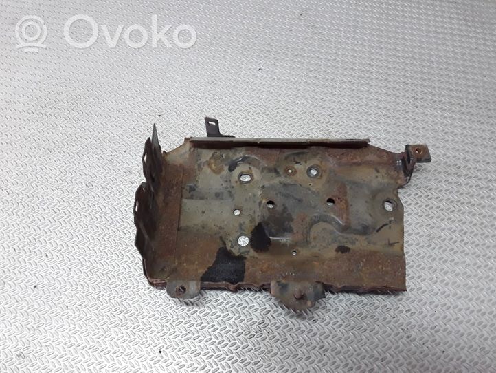 Nissan Primera Boîte de batterie 