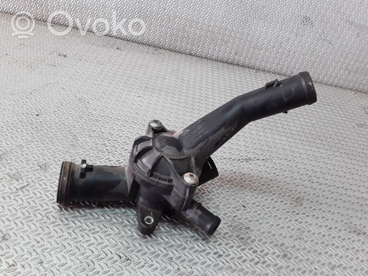 Volkswagen Jetta VI Termostat / Obudowa termostatu 07K121117C