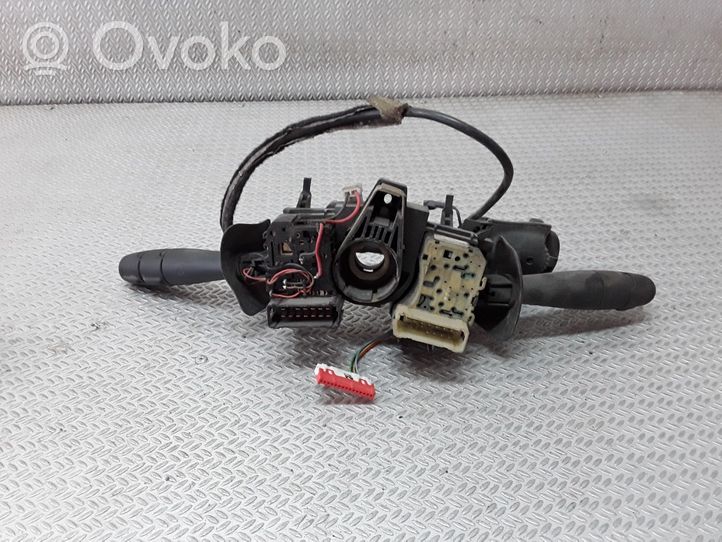 Renault Kangoo I Leva/interruttore dell’indicatore di direzione e tergicristallo 7700308740B