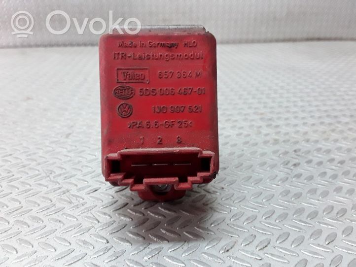 Audi A4 S4 B5 8D Motorino ventola riscaldamento/resistenza ventola 1J0907521