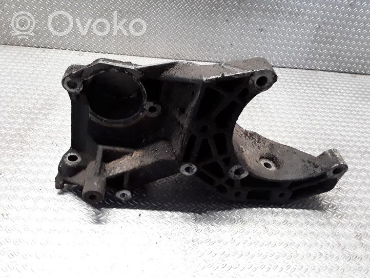 Opel Sintra A/C compressor mount bracket 90501940BQ