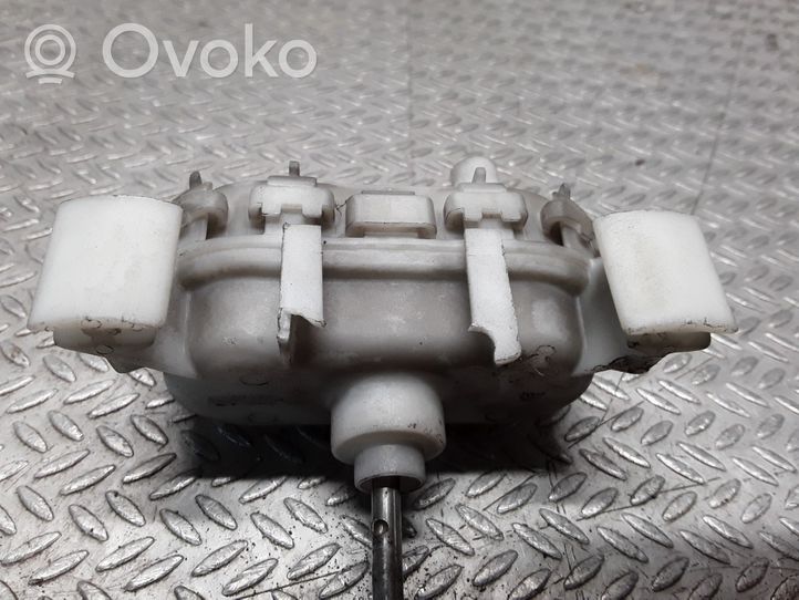 Audi A3 S3 8L Verrouillage du bouchon du réservoir de carburant 8L0862153