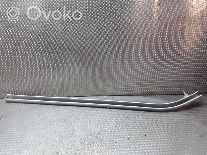 Opel Vivaro Liukuoven ylempi kisko 7700311975