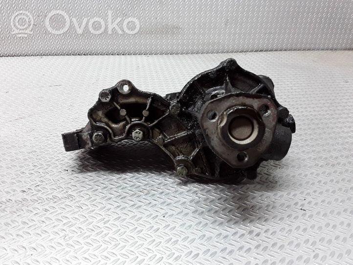 Audi A4 S4 B5 8D Vesipumppu R050121013