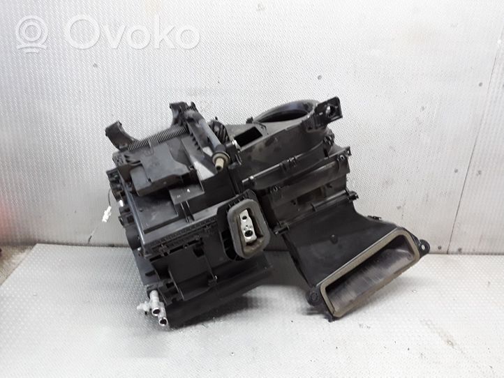 Toyota Yaris Scatola climatizzatore riscaldamento abitacolo assemblata 870500D100