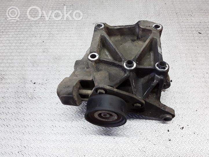 Land Rover Freelander Support de générateur / alternateur YLU102490