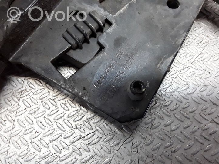 Audi A8 S8 D2 4D Sivujäähdyttimen tuen suojapaneeli 4D0821137Q