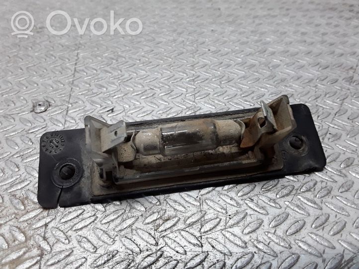 Audi A8 S8 D2 4D Luce targa 4D0943021