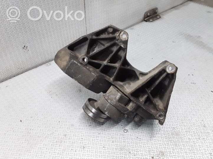 Opel Vectra B Staffa di montaggio del compressore dell’A/C 90528680