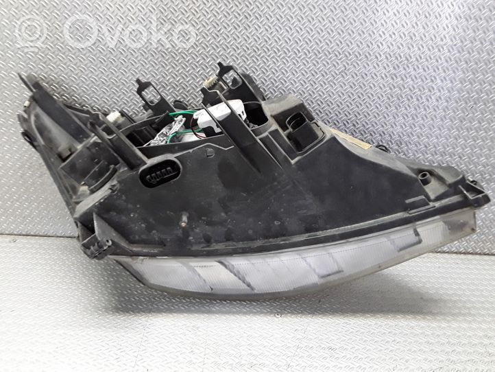 Ford Focus Lampa przednia 2M5113W030DF