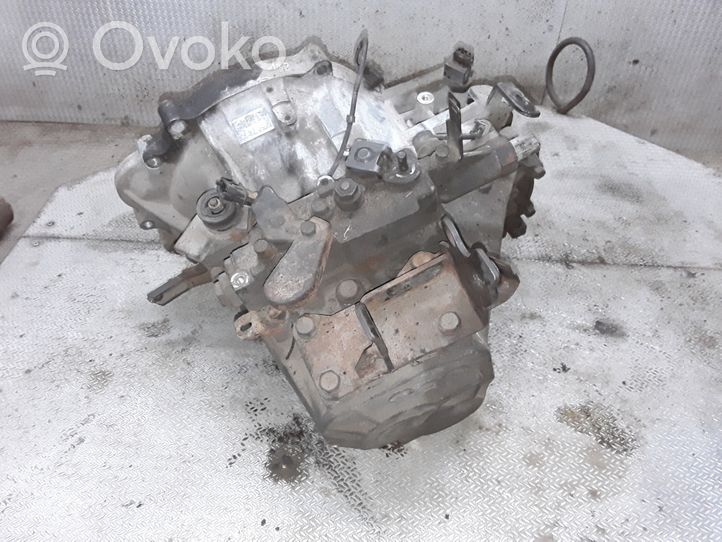 KIA Cerato Mechaninė 5 pavarų dėžė P51767