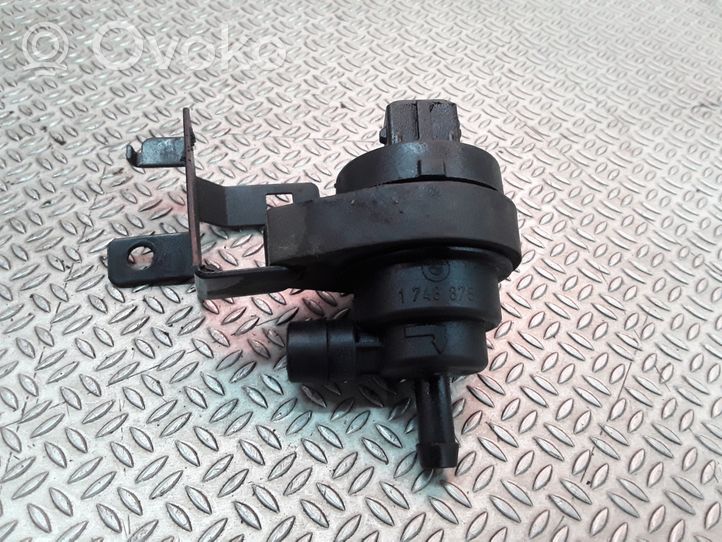 BMW 5 E39 Fuel tank valve 1748875