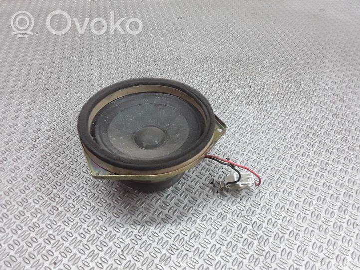 Toyota Hilux (N80, N90, N100, N110) Enceinte de porte arrière 8616035110