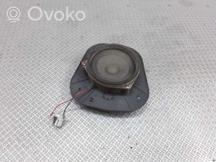 Toyota Hilux (N80, N90, N100, N110) Enceinte de porte arrière 8616035110