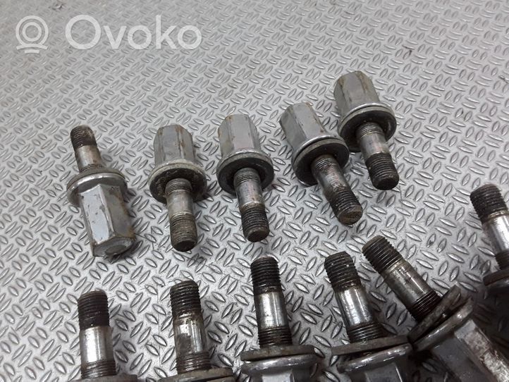 Citroen C5 Nuts/bolts 