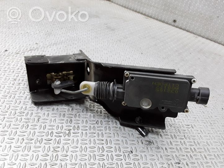 Citroen C5 Zamek / Zatrzask szyby klapy tylnej bagażnika 032105A00177