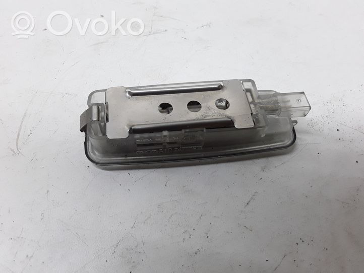 Audi A2 Illuminazione sedili posteriori 8L0947105A