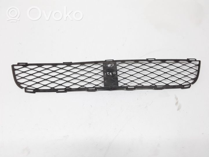 Toyota Yaris Verso Unteres Gitter dreiteilig vorne 5311252090