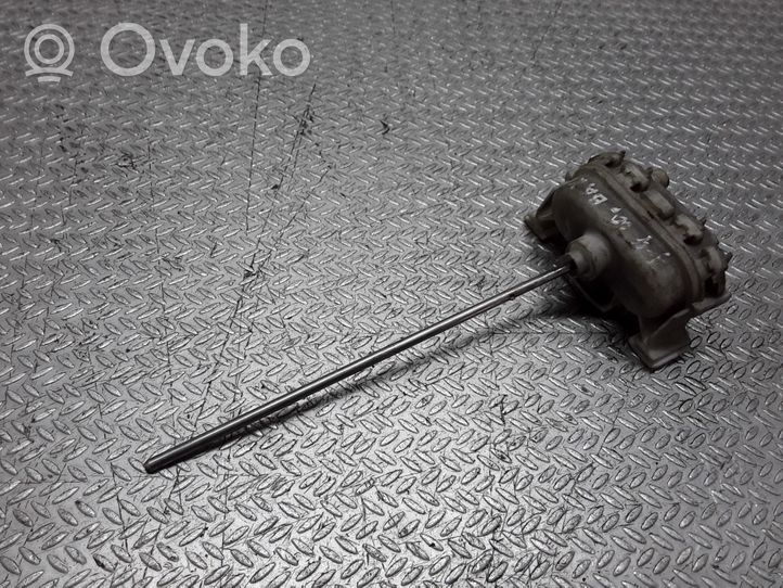 Audi A4 S4 B5 8D Serratura del tappo del serbatoio del carburante 