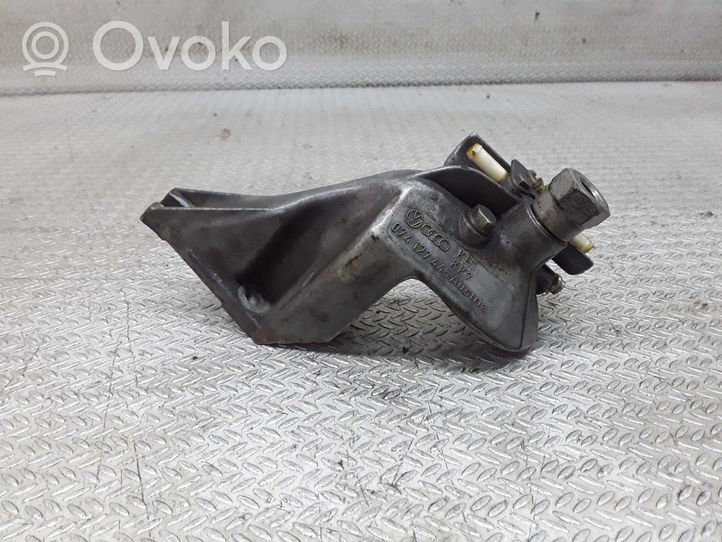 Audi A6 S6 C4 4A Soporte de apoyo del filtro de combustible 074127445