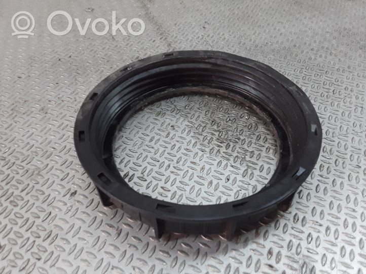 Volvo S40 Anello/dado di bloccaggio della vite della pompa del carburante nel serbatoio 2S619C385AA