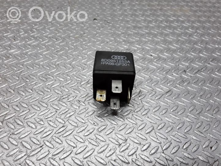 Audi A6 Allroad C5 Horn buzzer relay 8D0951253A