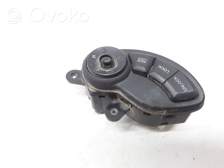 Hyundai Santa Fe Wing mirror switch 9353026000