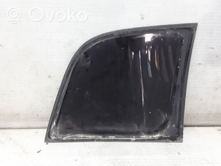 Mercedes-Benz Vaneo W414 Rear side window/glass 