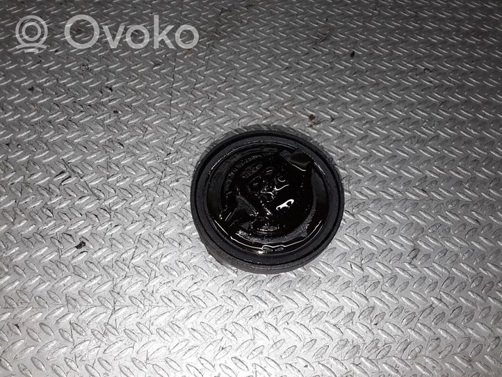 Audi A4 S4 B5 8D Oil filler cap 