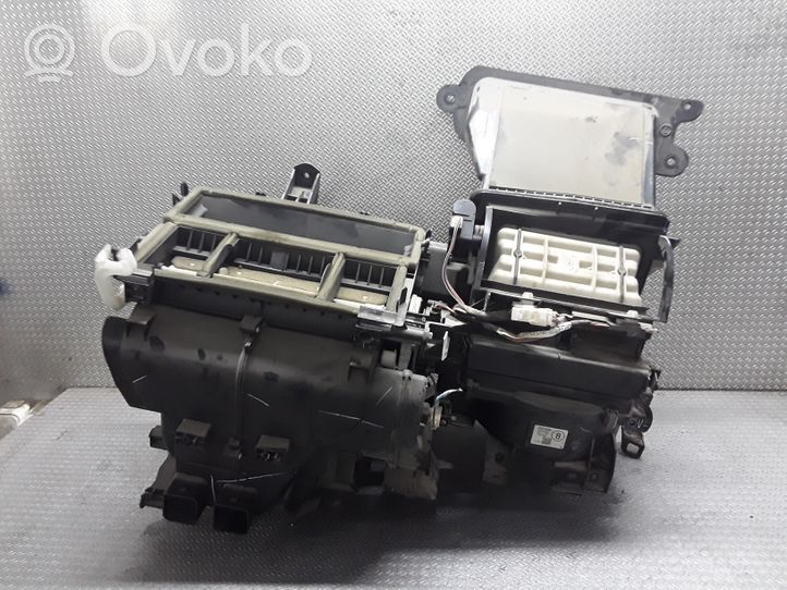 Toyota Corolla Verso AR10 Salono oro mazgo komplektas 