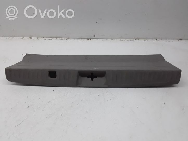 Mitsubishi Grandis Bagažinės slenksčio apdaila MR576079