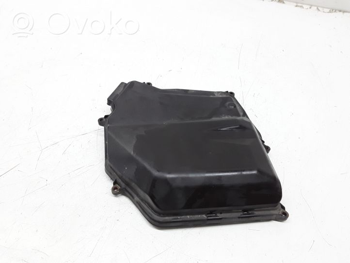 Seat Exeo (3R) Sulakerasian kansi 8E2907613E