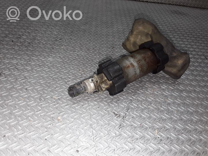 Renault Clio I Pompe à carburant 7700827359A