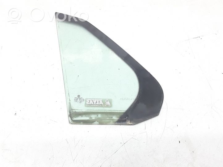 Volkswagen Jetta V Rear vent window glass 43R004528