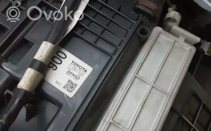 Toyota Avensis Verso Salono oro mazgo komplektas 8713044100