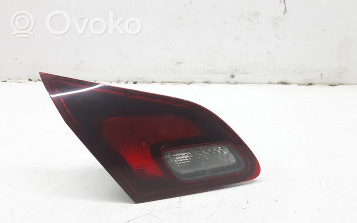 Opel Astra J Luces portón trasero/de freno 1090098