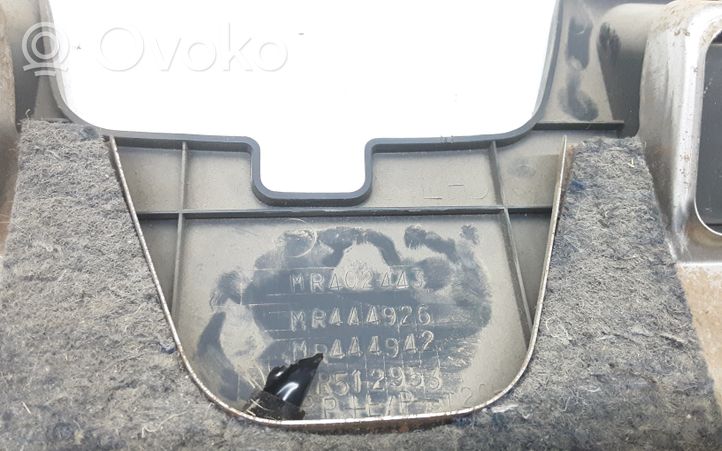 Mitsubishi Pajero Rivestimento pannello inferiore del cruscotto MR402443