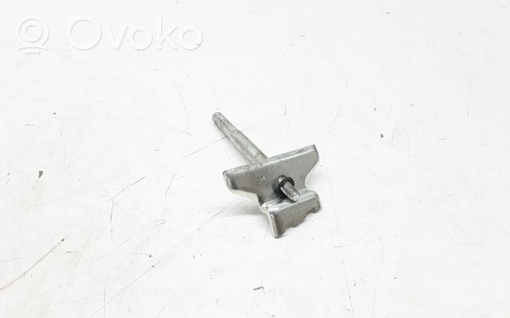 Porsche Cayenne (9PA) Staffa di montaggio della batteria 7L0915138C