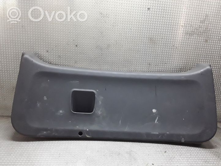 Mitsubishi Colt Rivestimento portellone posteriore/bagagliaio 7224A092