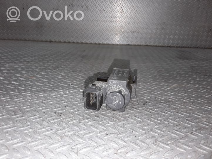 Volvo V70 Vacuum valve 30611668