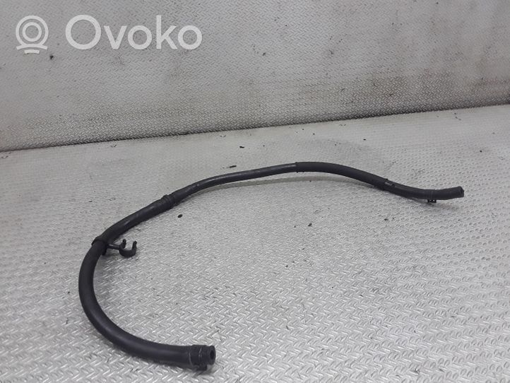 Volkswagen PASSAT B5.5 Tuyau d'alimentation conduite de carburant 