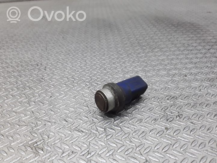 Audi A6 S6 C5 4B Sonde de température de liquide de refroidissement 8D0959481