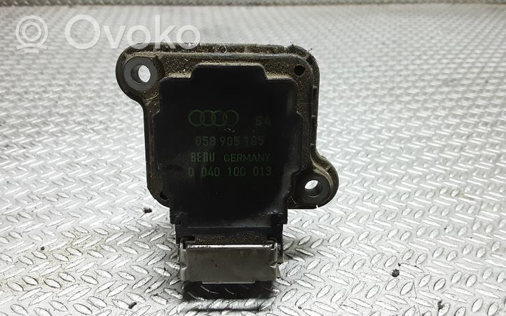 Audi A4 S4 B5 8D Cewka zapłonowa wysokiego napięcia 040100013